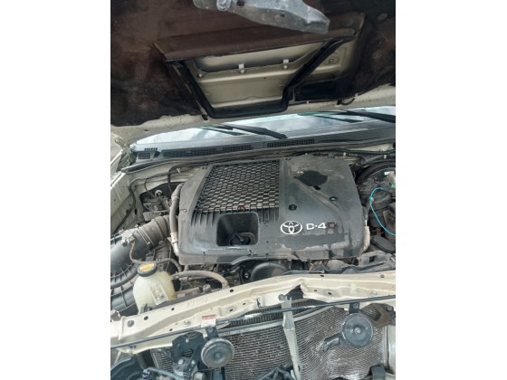 Toyota Hilux 2.5 D4D 145cv 2015 para peças